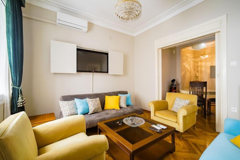 Apartment Emporikon Steps From Historic Center Athens