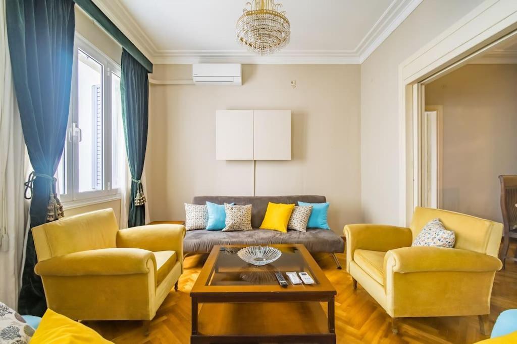 Apartment Emporikon Steps From Historic Center *