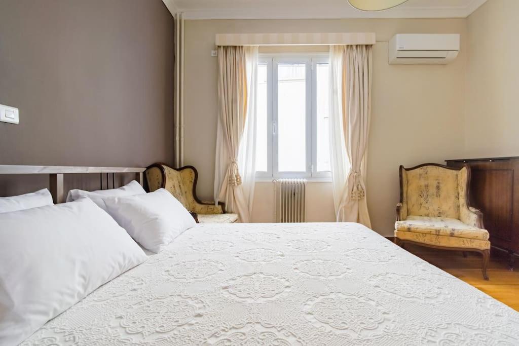 Apartment Emporikon Steps From Historic Center *