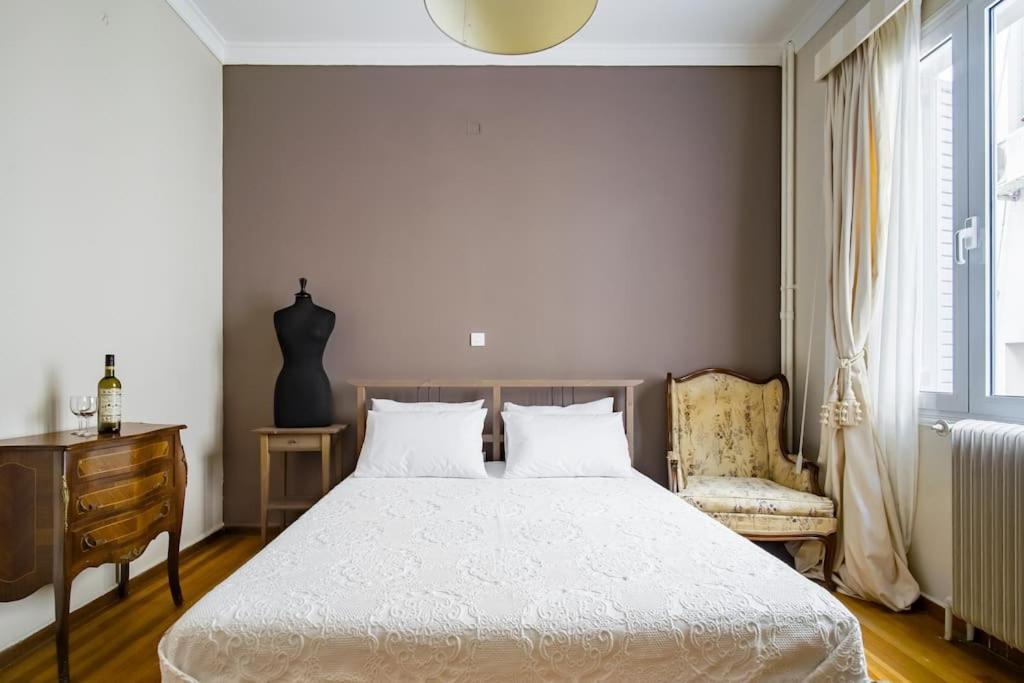 Emporikon Steps From Historic Center Apartment Athen